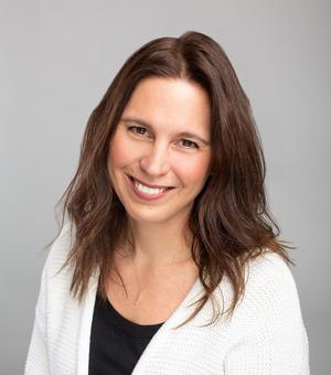 Kim Welch headshot